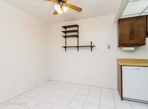 4th image of 1747 W Crystal Ln Unit 312