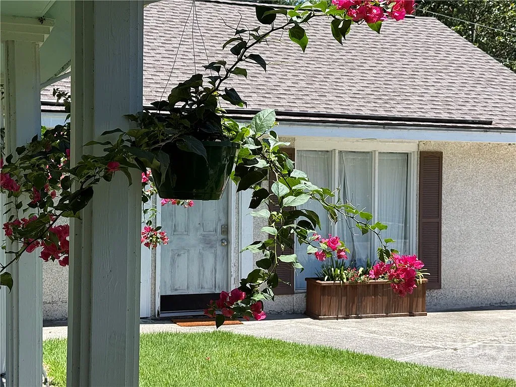 2 bed, 2.0 bath, 800 sqft, $1,800 — Photo 2