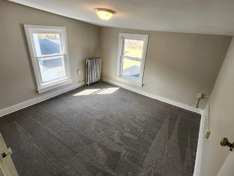 166 E State St #166 — Photo 8