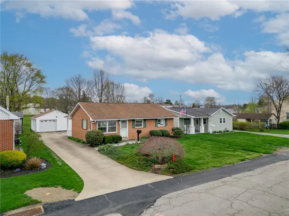 424 E New Castle St, Zelienople, PA 16063