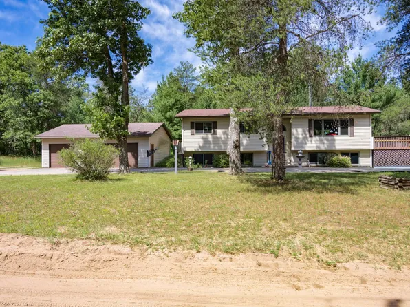 915 Deerborn Ave, Friendship, WI 53934