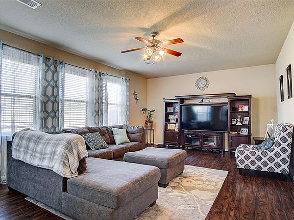 5th image of 1027 Imperial Lake Dr