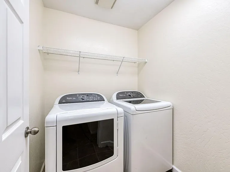 551 S Kona Ave — Photo 11