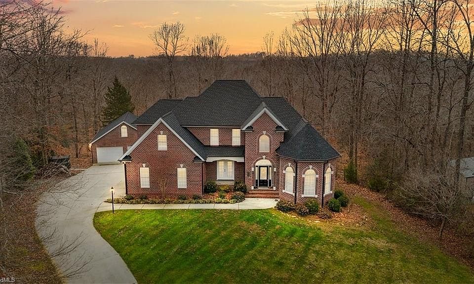 1st image of 4619 Riveroaks Dr