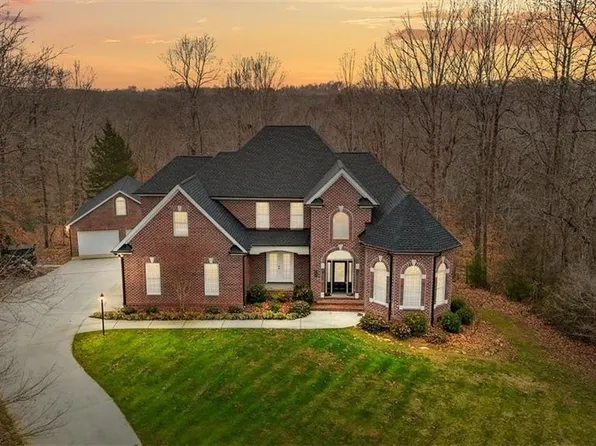 4619 Riveroaks Dr, Randleman, NC 27317