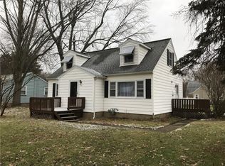 986 Gravel Rd, Webster, NY 14580