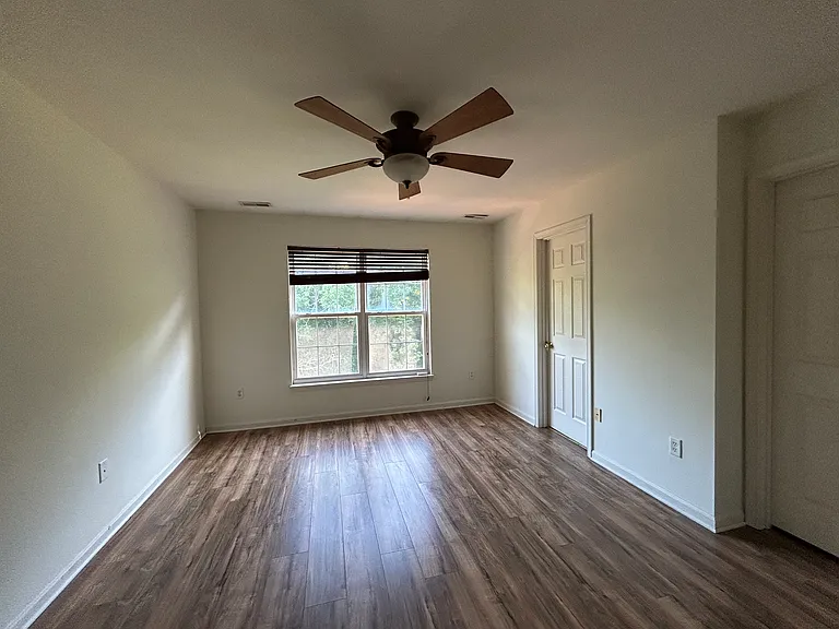 529 Ellison Ct — Photo 10