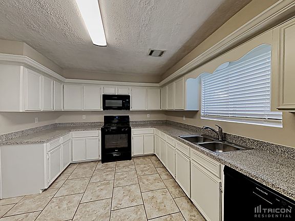 4th image of 19027 Sandia Pines Dr