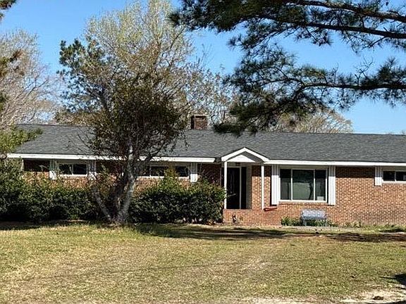 3rd image of 103 Circle Dr