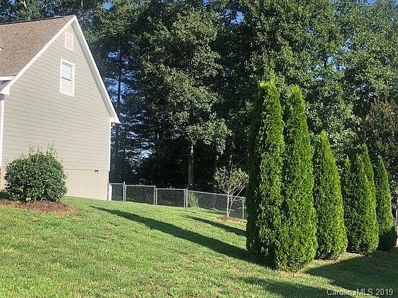 4th image of 233 Lewis Creek Dr