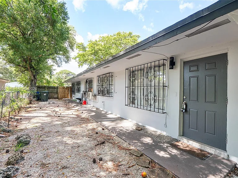 1821 SW 11th Ct #REAR — Photo 13