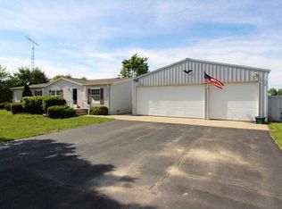 4082 W Split Rail Ln, Princeton, IN 47670