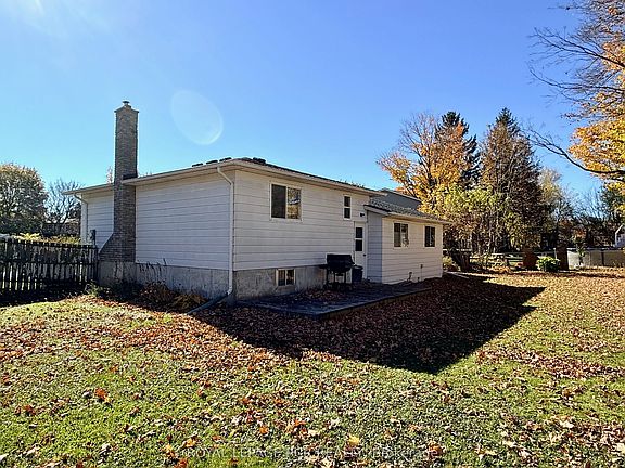 4th image of 466 Sandhill Ct