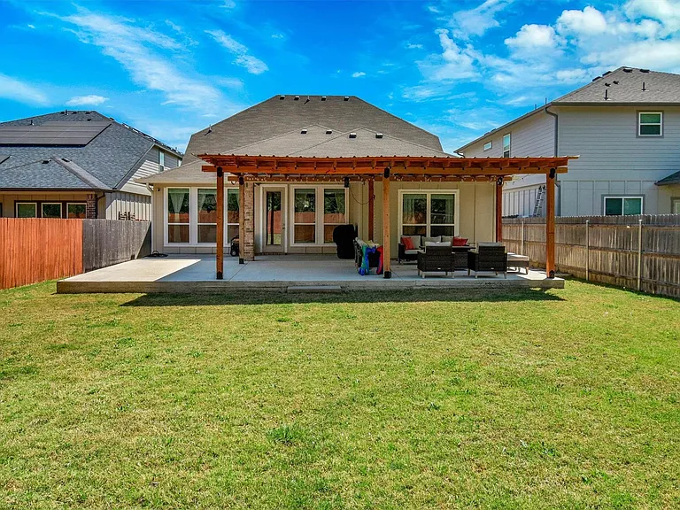 632 Friars Tuck Dr — Photo 36