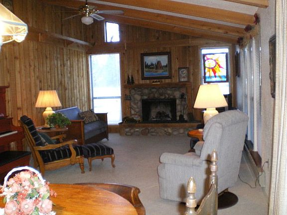 5th image of 810 Evergreen Dr