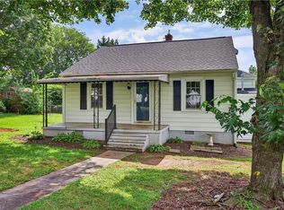 703 Veterans Dr, Elon, NC 27244