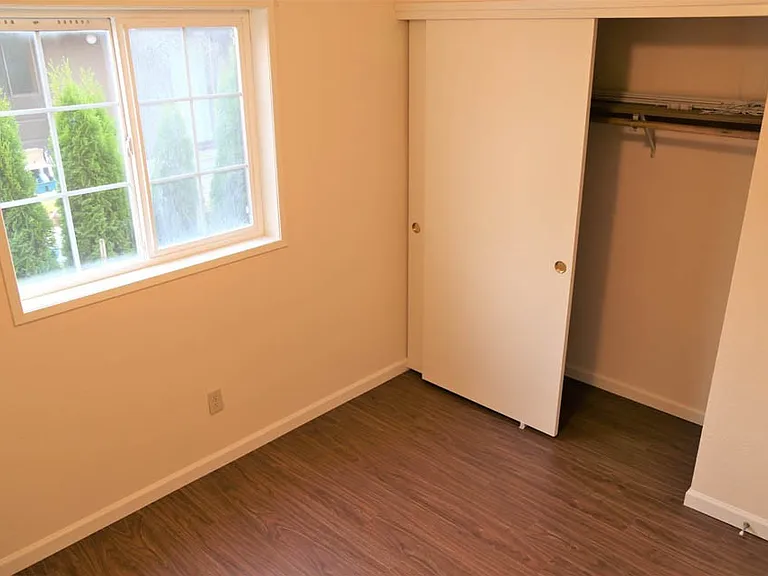 3358 SE Charlotte Pl — Photo 18