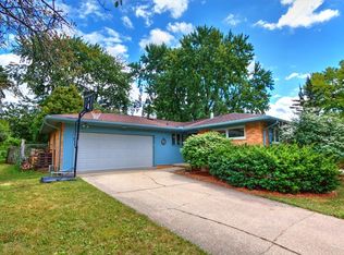 1731 Barrington Pl, Ann Arbor, MI 48103