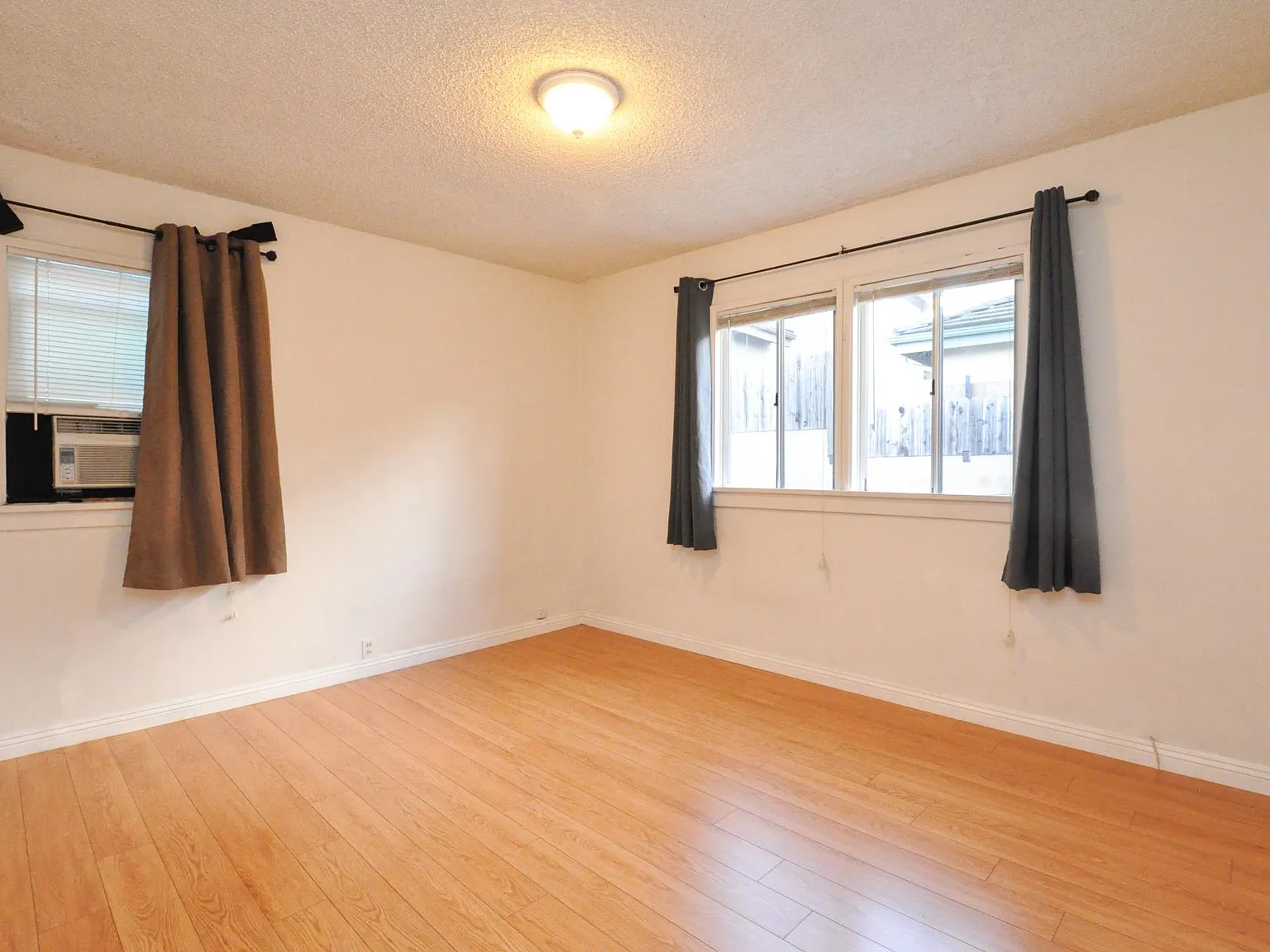 2 bed, 764 sqft, $2,300 — Photo 4