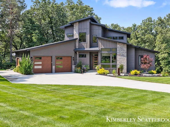 7570 Sunfish Woods Ct NE, Rockford, MI 49341