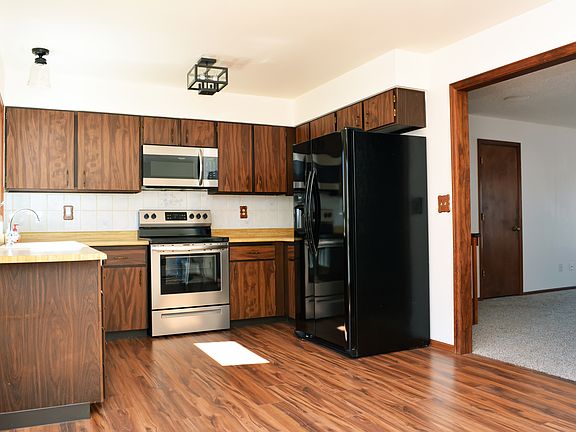 Kitchen - Open to Family Rm