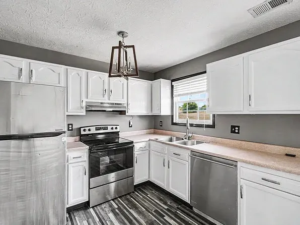 206 Creekwood Dr, Berea, KY 40403