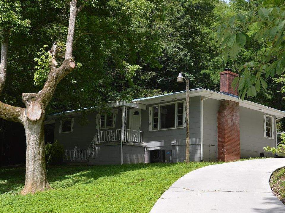 1st image of 824 Sugar Loaf Rd