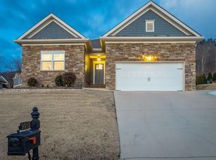 9015 Bear Claw Xing, Ooltewah, TN 37363