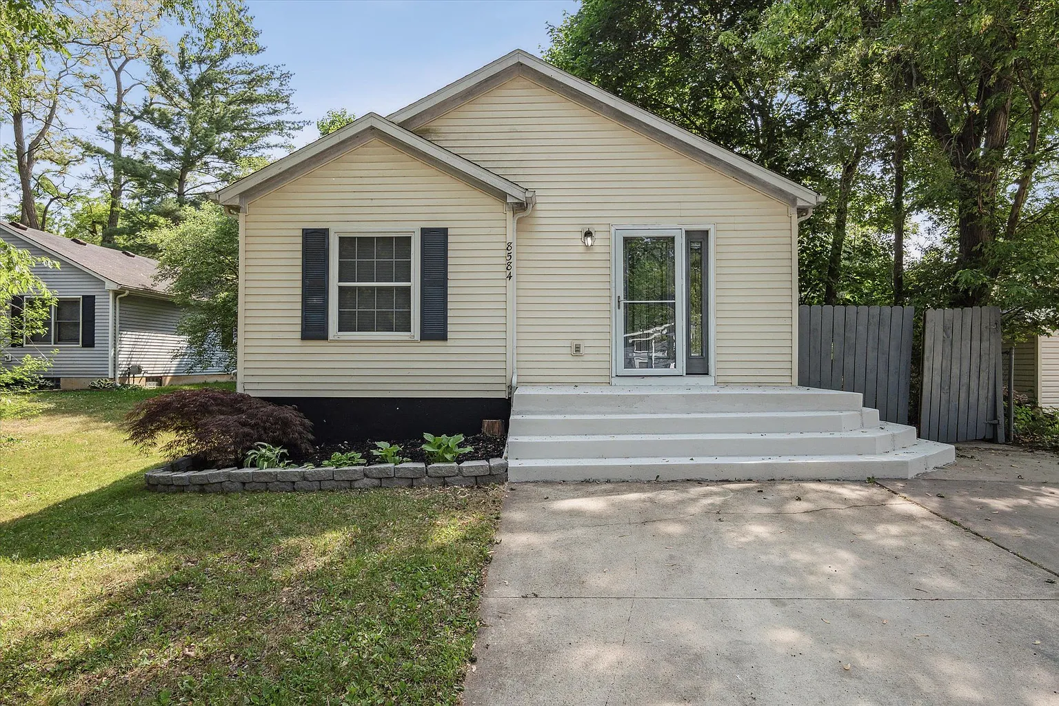 8584 Country Club Dr photo 1