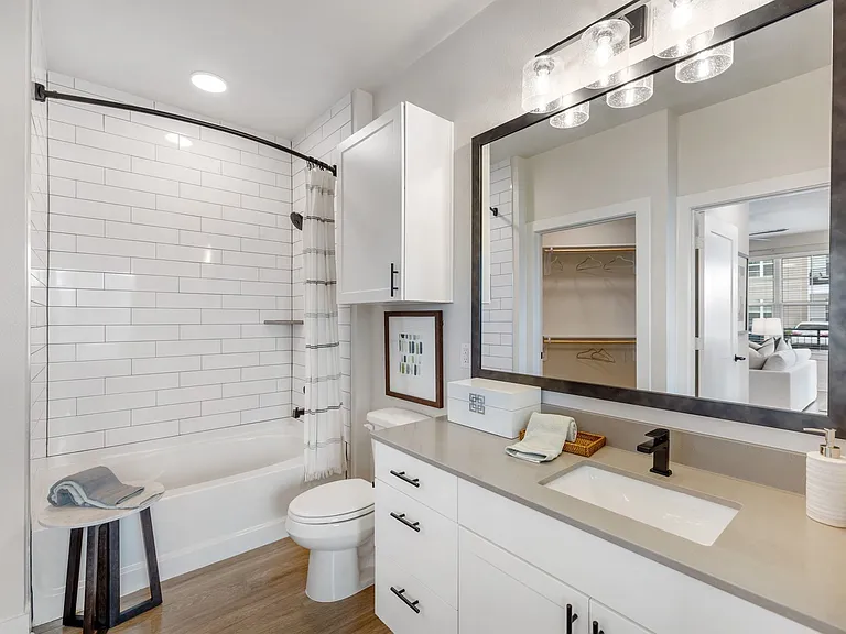 Second Bathroom with Soaking Tub