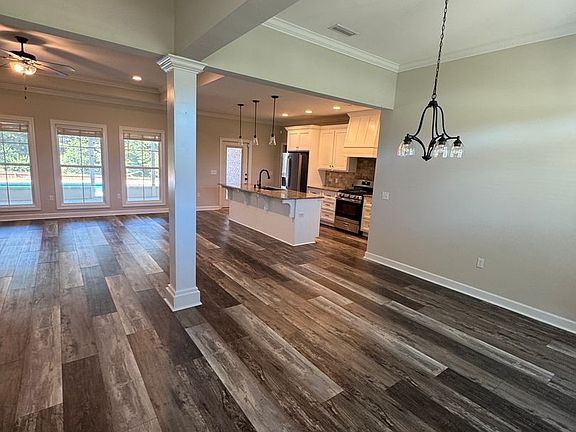 4th image of 903 Homestead Way
