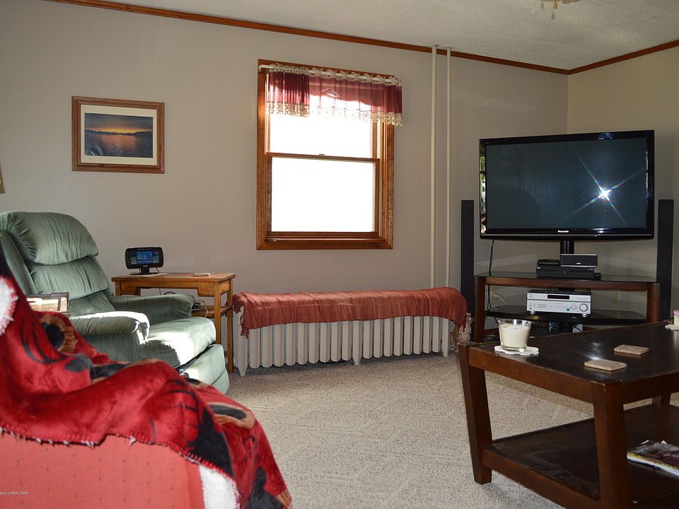 611 N Main St, Olivet, MI 49076 Zillow