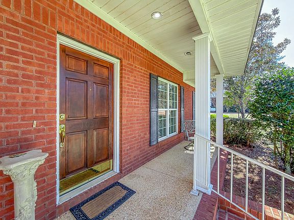 5th image of 1030 Meadow Ridge Dr