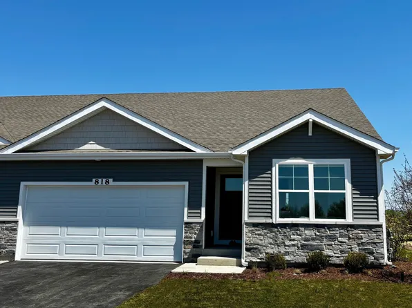 818A Concord Cir, Burlington, WI 53105
