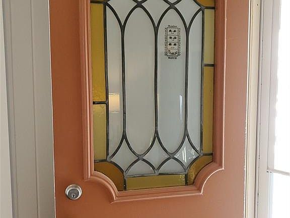 5th image of 315 Morton Ave