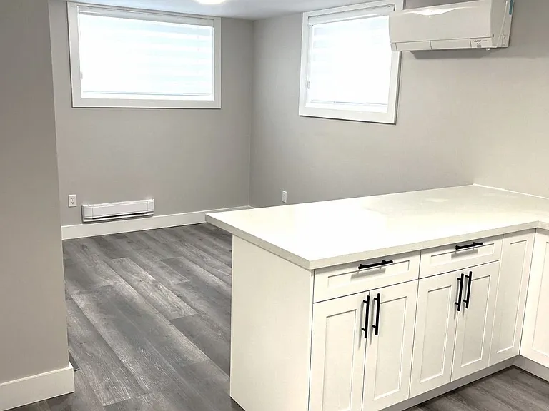 164 Penetanguishene Rd W #BSMNT — Photo 4
