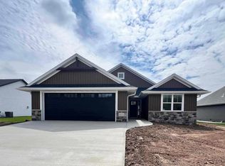 3272 Evening Star Dr, Green Bay, WI 54311