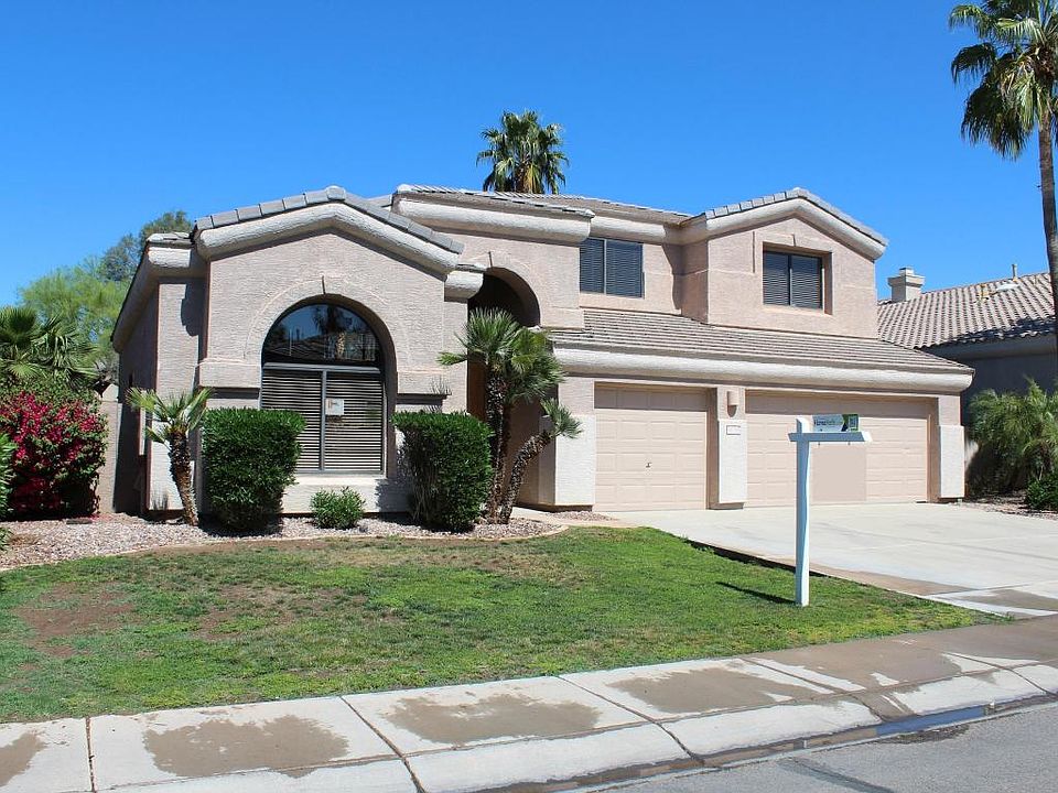 1st image of 682 W Honeysuckle Dr