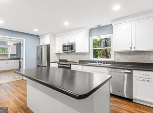 101 Fisher Dr, Hartwell, GA 30643