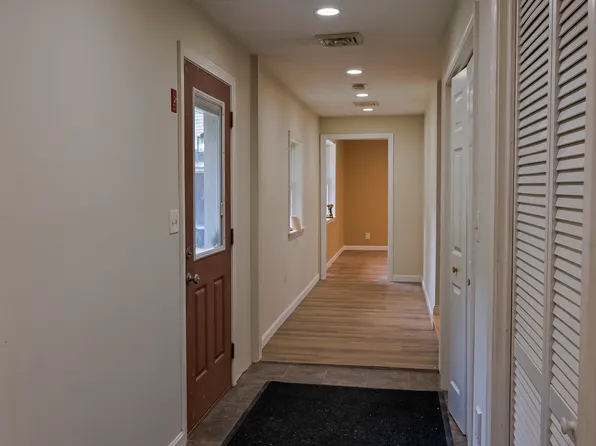 134 Concord Rd, Lee, NH 03861
