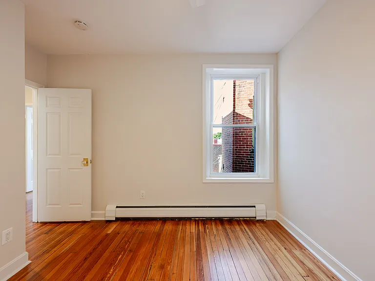 1105 E Capitol St SE #4 — Photo 16