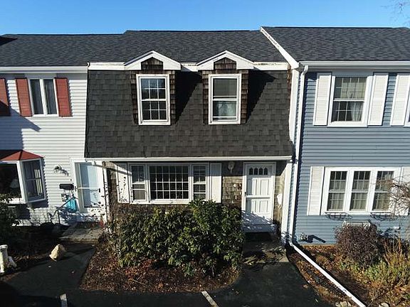 3rd image of 536 Main St APT 4