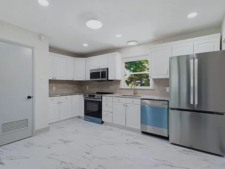 7138 Craig St — Photo 22