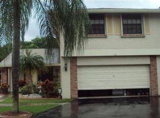 710 Pine Ridge Ter, Davie, FL 33325