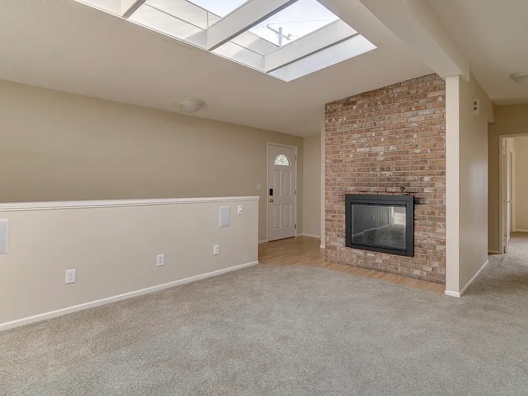 7435 SW Hermoso Way — Photo 3