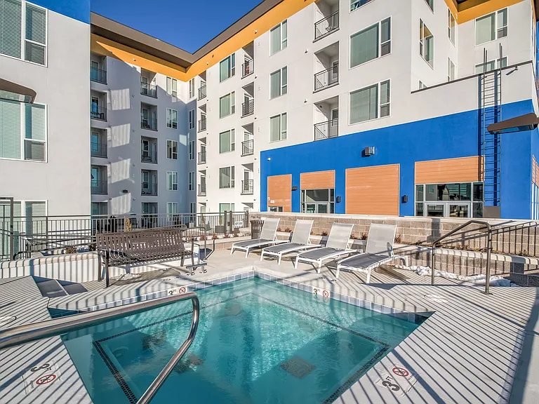 The Bonneville Apartments — Photo 33