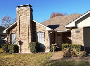 1320 Mockingbird Ln, Desoto, TX 75115