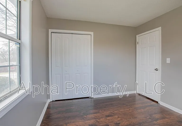 210 Carter St — Photo 11