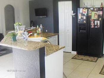 3rd image of 2949 NE 2nd Dr