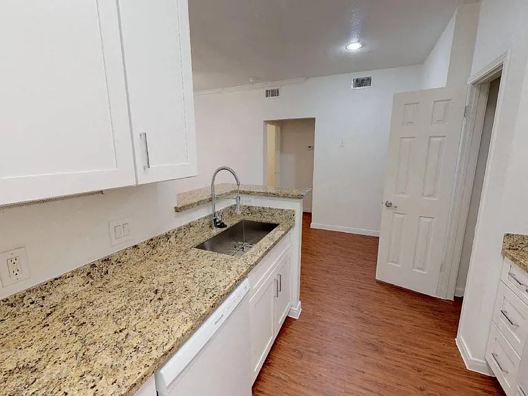 The Whittington Apartments — Photo 35